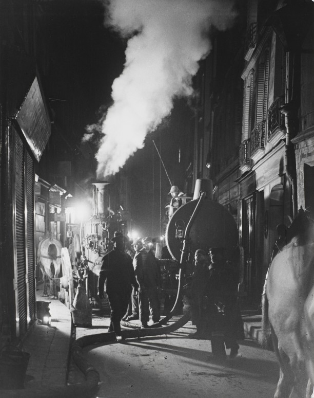 Cesspool cleaners with their pump, Rue Rambuteau