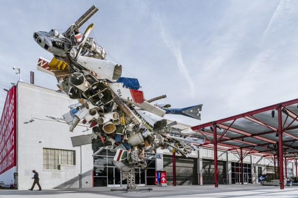 Nancy Rubins, Chas' Stainless Steel, Mark Thompson's Airplane Parts, About 1,000 Pounds of Stainless Steel Wire, and Gagosian's Beverly Hills Space at MOCA (2002)